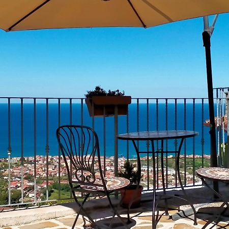 ホテル Casa Iris カステッラバーテ エクステリア 写真